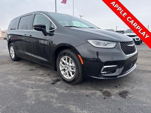 2023 Chrysler Pacifica Touring-L