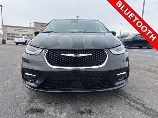 2023 Chrysler Pacifica Touring-L