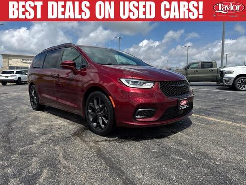 Velvet Red Pearlcoat 2021 Chrysler Pacifica Touring-L