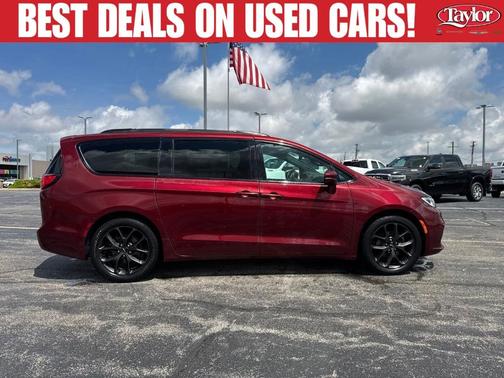 Velvet Red Pearlcoat 2021 Chrysler Pacifica Touring-L