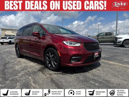 Velvet Red Pearlcoat 2021 Chrysler Pacifica Touring-L