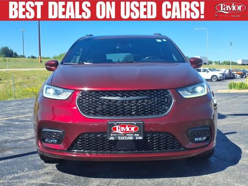 Velvet Red Pearlcoat 2021 Chrysler Pacifica Touring-L