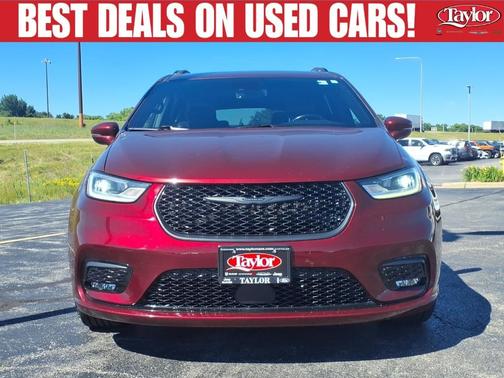 Velvet Red Pearlcoat 2021 Chrysler Pacifica Touring-L