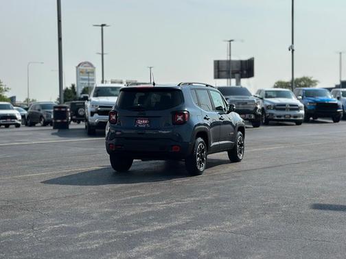 2023 Jeep Renegade Trailhawk