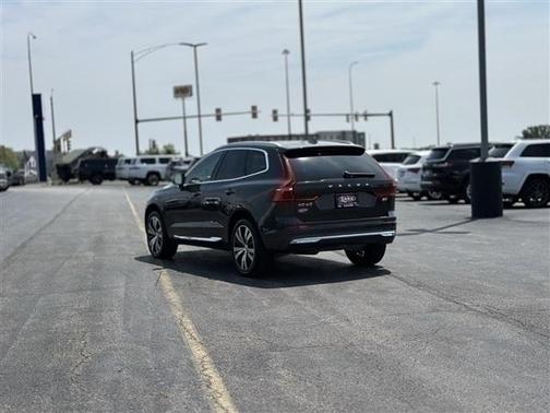 2022 Volvo XC60 B5 Inscription