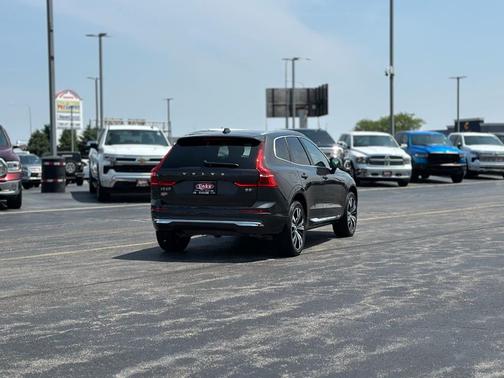 2022 Volvo XC60 B5 Inscription