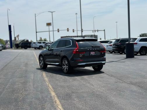 2022 Volvo XC60 B5 Inscription