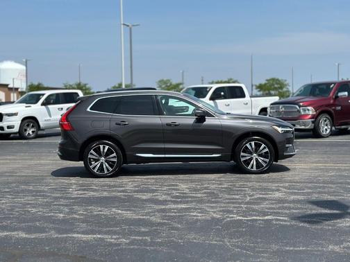 2022 Volvo XC60 B5 Inscription