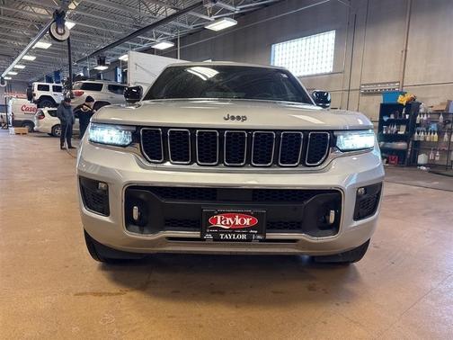 2022 Jeep Grand Cherokee Overland