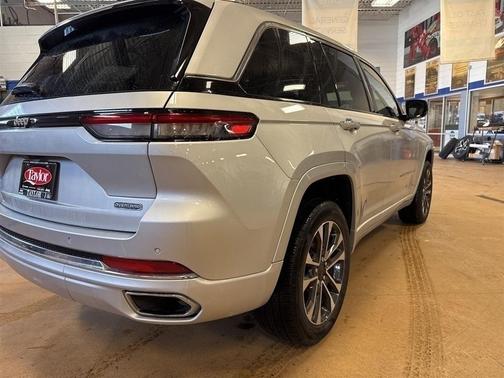 2022 Jeep Grand Cherokee Overland