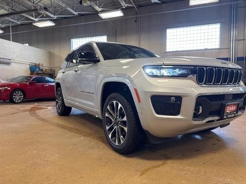 2022 Jeep Grand Cherokee Overland
