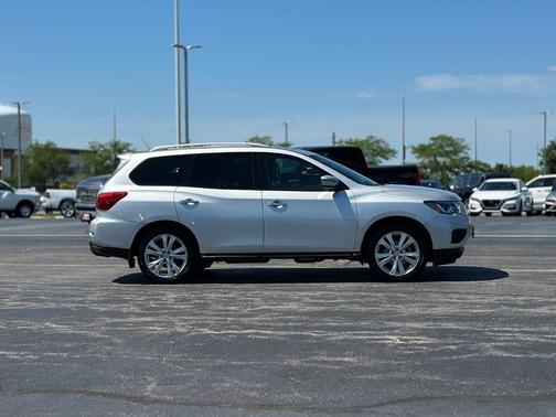 2018 Nissan Pathfinder SL