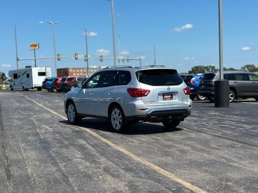 2018 Nissan Pathfinder SL