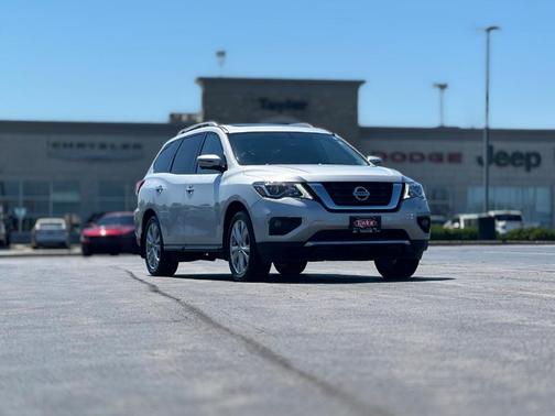 2018 Nissan Pathfinder SL