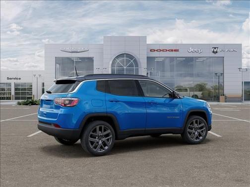 Hydro Blue Pearlcoat 2026 Jeep Compass Limited Altitude