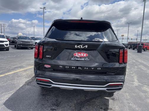 Ebony Black 2022 Kia Sorento SX