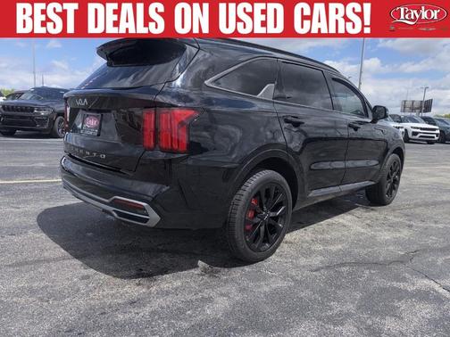 Ebony Black 2022 Kia Sorento SX