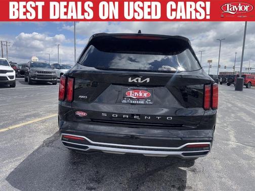 Ebony Black 2022 Kia Sorento SX
