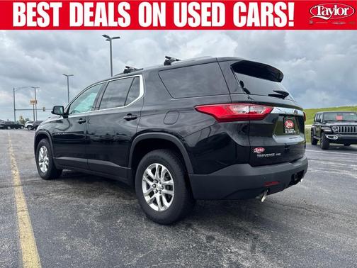 Mosaic Black Metallic 2018 Chevrolet Traverse LT Cloth