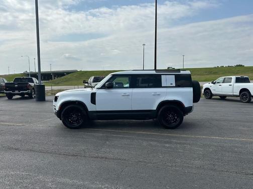 2024 Land Rover Defender P300