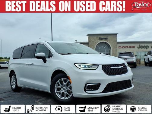 Bright White Clearcoat 2023 Chrysler Pacifica Touring-L