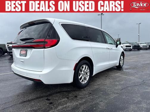 Bright White Clearcoat 2023 Chrysler Pacifica Touring-L