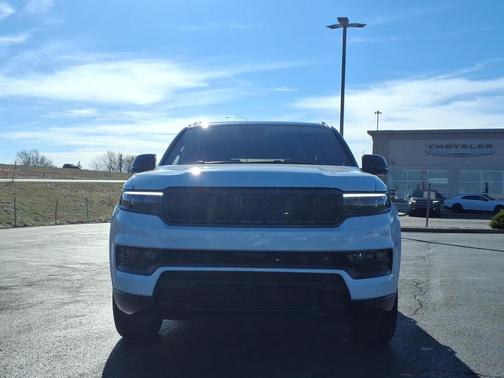 Bright White Clearcoat 2024 Jeep Grand Wagoneer Series II