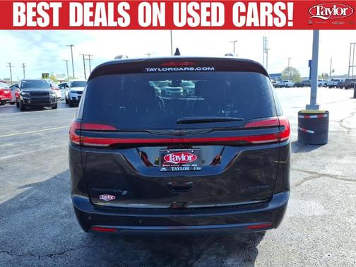 Diamond Black 2025 Chrysler Pacifica Limited