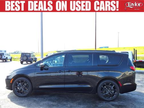 Diamond Black 2025 Chrysler Pacifica Limited