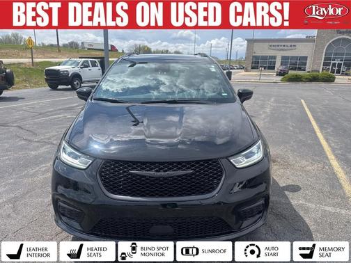 Diamond Black 2025 Chrysler Pacifica Limited