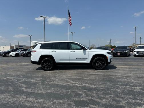 2025 Jeep Grand Cherokee L Laredo