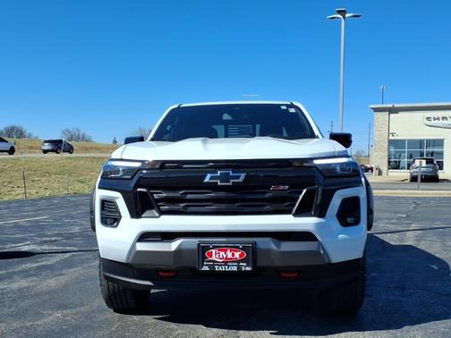 Summit White 2023 Chevrolet Colorado Z71