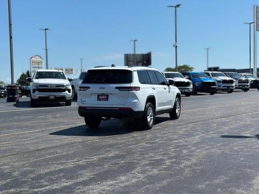 2023 Jeep Grand Cherokee L Laredo
