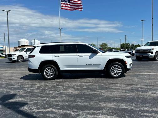 2023 Jeep Grand Cherokee L Laredo