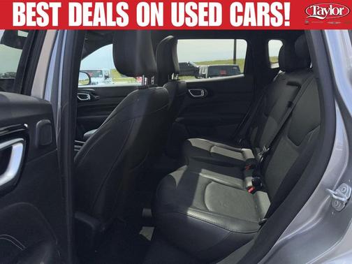 Billet Silver Metallic Clearcoat 2023 Jeep Compass Altitude