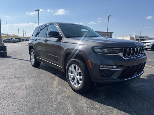 Metallic 2023 Jeep Grand Cherokee Limited