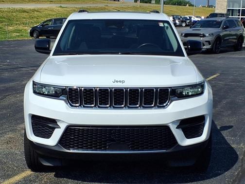 2022 Jeep Grand Cherokee Laredo