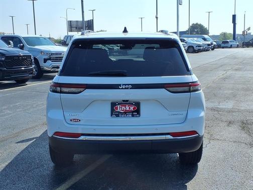 2022 Jeep Grand Cherokee Laredo
