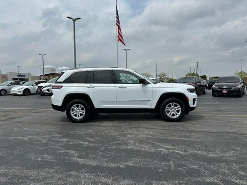 2022 Jeep Grand Cherokee Laredo
