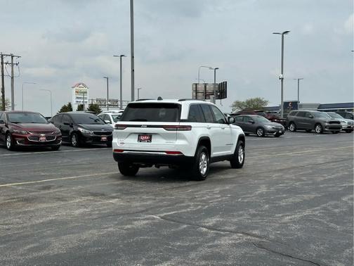 2022 Jeep Grand Cherokee Laredo