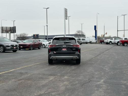 2023 INFINITI QX50 Luxe