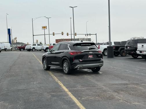 2023 INFINITI QX50 Luxe