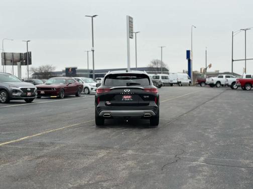 2023 INFINITI QX50 Luxe