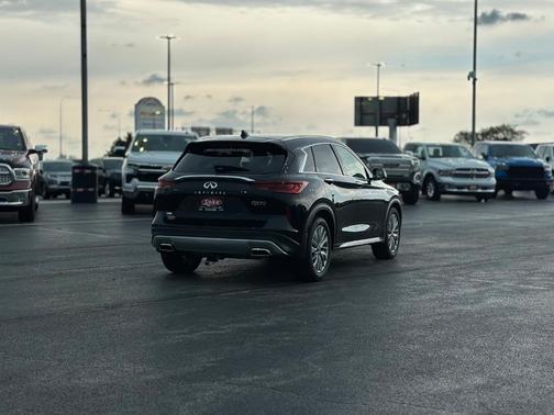 2023 INFINITI QX50 Luxe