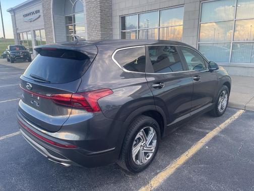 2022 Hyundai SANTA FE SE