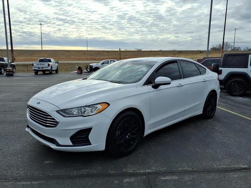 2020 Ford Fusion SE