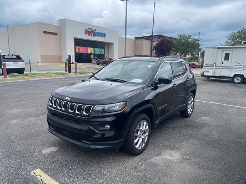 2023 Jeep Compass Latitude Lux