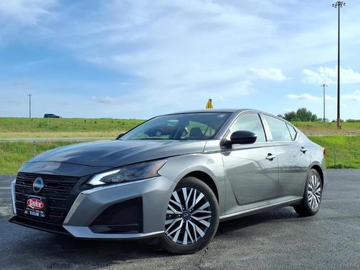 Gun Metallic 2024 Nissan Altima 2.5 SV