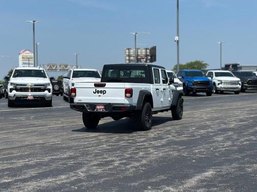 2025 Jeep Gladiator Sport