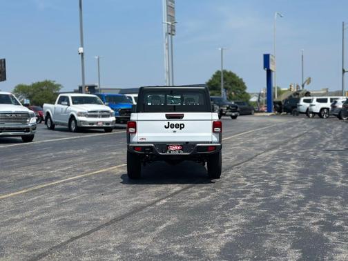 2025 Jeep Gladiator Sport